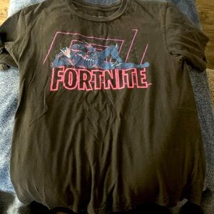 Fortnite T